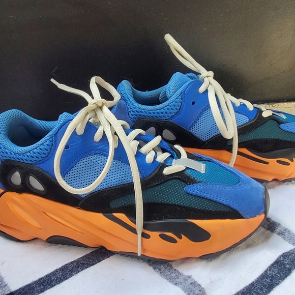 Yeezy Boost 700 Bright Blue size 5.5 men\'s size 7 woman size main image 9